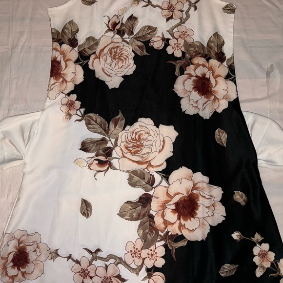 Floral Sleeveless Maxi Dress - Picture 6 of 6